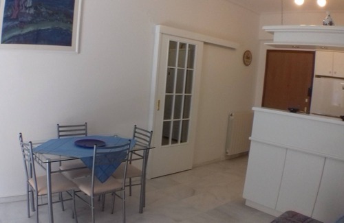 Kalamata Apartment | 2-ROOM APARTMENT FACING THE BEACH WITH SEA VIEW