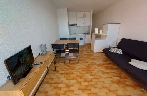 Le Grau-dʼAgde Apartment | 2-room apartment with terrace and private parking, Grau d'Agde