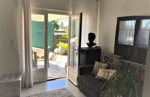 Mougins Apartment | 2 room apartment in a quiet area for 4 people, 4 kms from the sea and Cannes