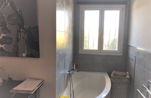 Mougins Apartment | 2 room apartment in a quiet area for 4 people, 4 kms from the sea and Cannes