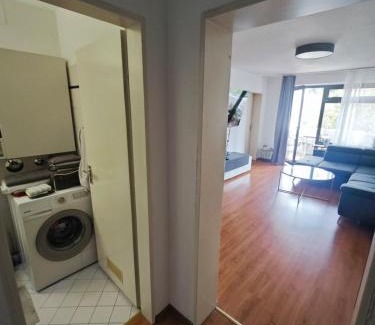 Neuhadern Apartment | 2 room apartment in metro location