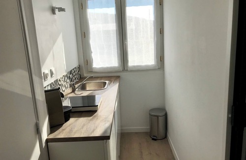 Bievres Apartment | 2-room apartment in quiet neighborhood