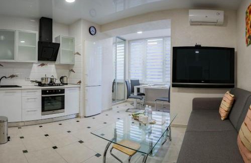 Dnipro Apartment | 2-room Apartment Lux near Centre Wi-Fi Free