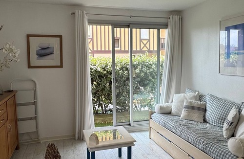 Cabourg Apartment | 2-room apartment near beach with parking in Cabourg