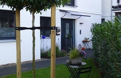 Pinneberg Apartment | 2-room apartment on the outskirts of Hamburg - wallbox - top equipment