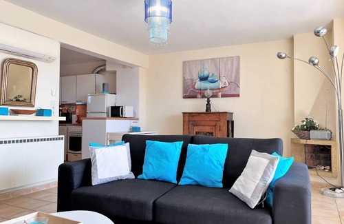 Le Lavandou Apartment | 2-room apartment with AC and parking near beach