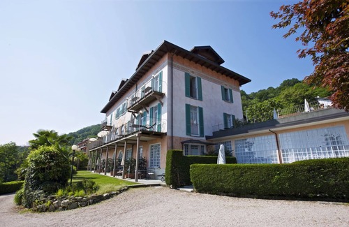 Carciano Apartment | 2-room apartment with balcony and terrace in an Art Nouveau villa with communal pool