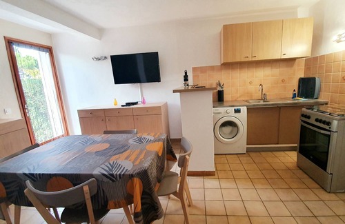 Bonifacio Apartment | 2-room apartment with sea and mountain views. Walk to the beach!