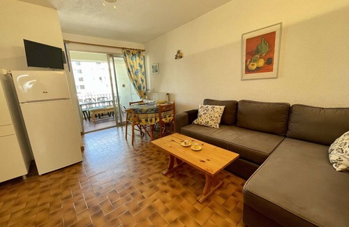 Saint-Nazaire Apartment | 2-room apt, sleeps 6, parking, near beach