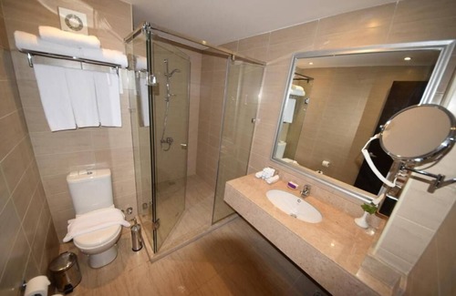 El Hadaba Hotel | 2-Room Family Retreat | Tennis, Pools, Spa & Private Beach w/Daily Entertainment