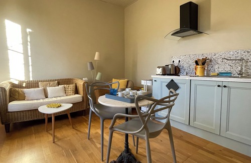 Nord House | 2-room house with terrace in greenery.