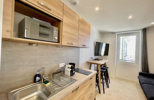 Saint-Jean-Cap-Ferrat Apartment | 2 rooms 2min from the beach air conditioning wifi parking