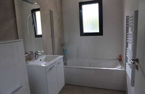 Saint-Aubin-de-Medoc Bed & Breakfast | 2 rooms (4 to 5 people) with breakfast at Jp&Josy in Saint Aubin de Médoc
