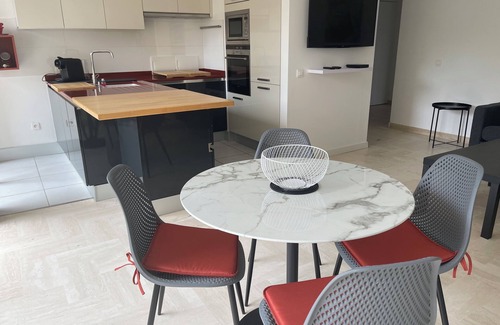 Villeneuve-Loubet Apartment | 2 rooms 50m2 in a quiet park near sea and banks of the wolf