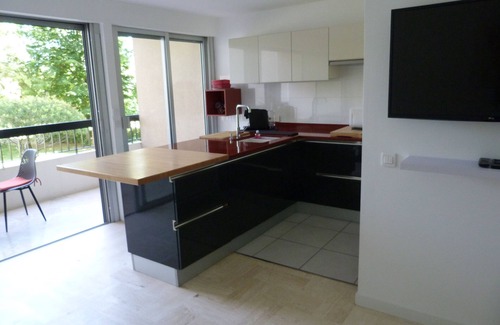 Villeneuve-Loubet Apartment | 2 rooms 50m2 in a quiet park near sea and banks of the wolf