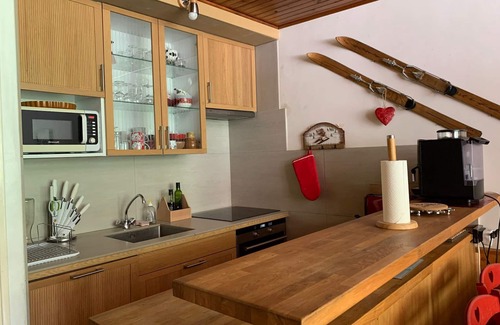 Pra Loup Apartment | 2 Rooms for 6, south-facing, balcony on slopes