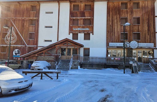 Pra Loup Apartment | 2 Rooms for 6, south-facing, balcony on slopes