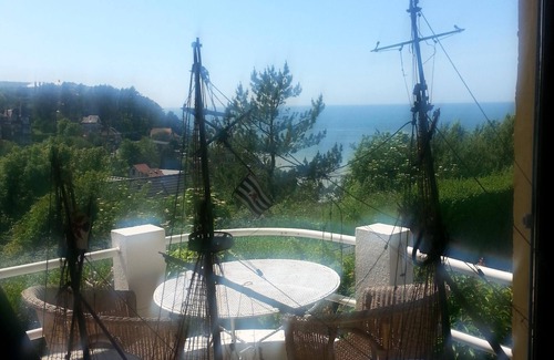 Ault House | 2 ROOMS FOR RENT TWO STEPS FROM THE SEA