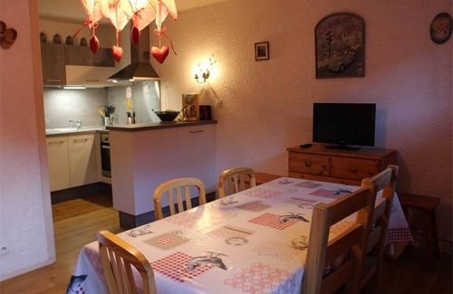 Valloire Apartment | 2 rooms Renovated cabin 6 beds West facing