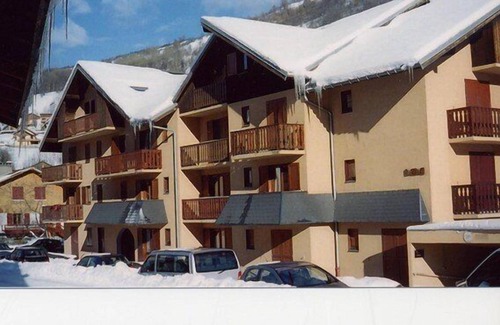 Valloire Apartment | 2 rooms Renovated cabin 6 beds West facing