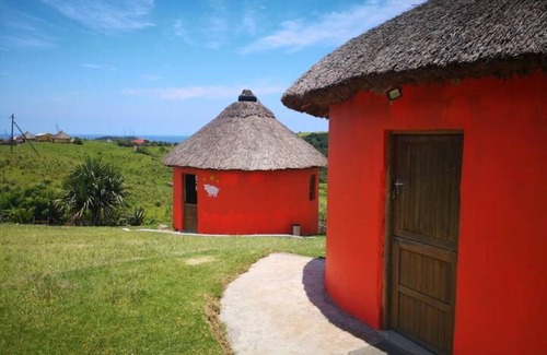 Mdumbi Cabin | 2 roundhuts in Coffee Bay
