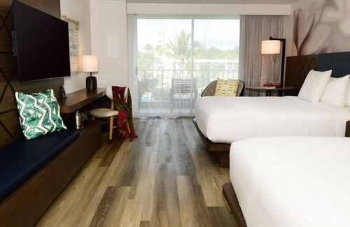 Lihue Resort | 2 Spacious Pool View Rooms! Beachfront Property w/Outdoor Pool, Airport Shuttle