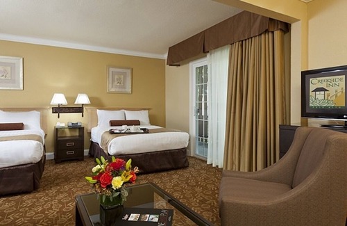 Barron Park House | 2 Spacious Room with Free Breakfast, Heated Pool & Parking Near Stanford
