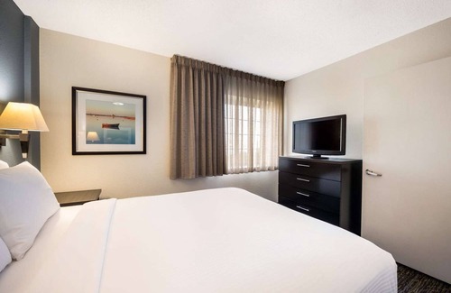 Morris Plains Hotel | 2 Spacious Suites w/Laundry and Full Kitchen, Perfect for Families
