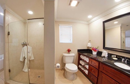 Philipsburg Hotel | 2 Spacious Suites w/ Full Kitchens, Outdoor Pools, and Free Parking, Beach!
