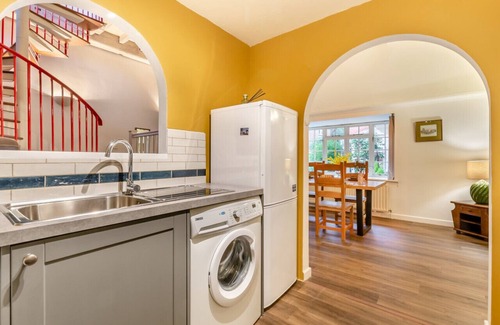 Royal Tunbridge Wells House | 2 Stable Mews - Two Bedroom House, Sleeps 4