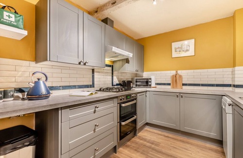 Royal Tunbridge Wells House | 2 Stable Mews - Two Bedroom House, Sleeps 4