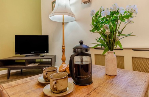 Royal Tunbridge Wells House | 2 Stable Mews - Two Bedroom House, Sleeps 4