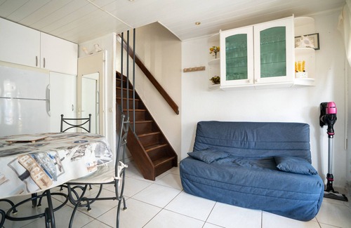 Frontignan Apartment | 2-Star Apartment "Chez Domi résidence front de mer" with Terraces & Wi-Fi