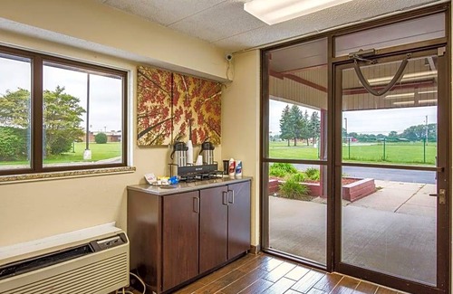 Saginaw Hotel | 2-Star Hotel ∙ Red Roof Inn Saginaw – Frankenmuth