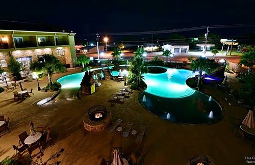 Fredericksburg Hotel | 2-Star Hotel ∙ Holiday Inn Express & Suites Fredericksburg