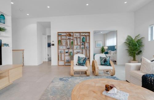 Palm Beach Apartment | 2-Storey 5BR Penthouse Palm Beach Luxury Stay