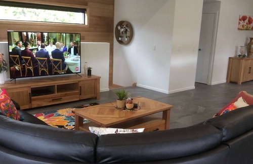 Venus Bay House | 2 storey House , 5 mins walk to beach ,fully fenced ,child and dog friendly.