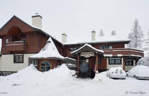 Whitefish Condo | 2 story 3 bedroom Big Mountain Village Ski condo on Hailey’s run in Whitefish!