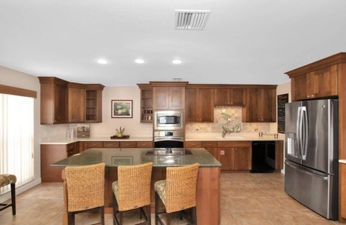 Marathon Condo | 2 story condo with panoramic bay views and balconies!