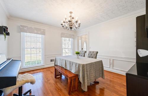 Town Center House | 2 Story Home With Sunroom & Cozy Deck Close To KSU