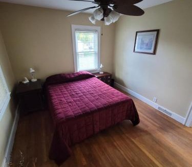 Wilmington House | 2 Story House-Comfy long stay rates- with Hot Tub