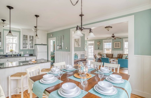 Lincoln City House | 2 Story Olivia Beach Beauty-Close to Beach-BBQ-Carriage House
