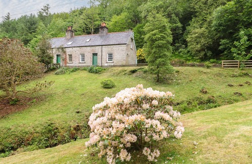 Lochgilphead Cottage | 2 TAYNESS, family friendly, character holiday cottage in Kilmartin