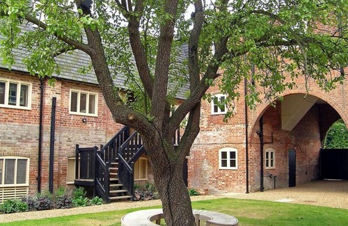 Saxmundham House | 2 The Courtyard - Two Bedroom House, Sleeps 4