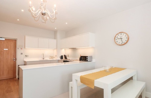 Bugford Cottage | 2 THE MANOR HOUSE, HILLFIELD VILLAGE, family friendly in Dartmouth
