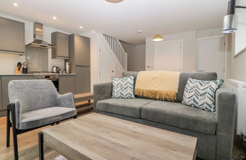 Cinderford Cottage | 2 THE OLD SCHOOL, family friendly, with a garden in Ruspidge