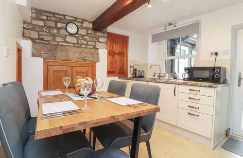 Grassington Cottage | 2 THE SQUARE, family friendly, with a garden in Grassington