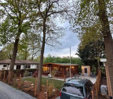 Voorthuizen Ski Chalet | 2 tot 6 persoons Natuurhuisje volledig omheind en helemaal gerenoveerd in het bos op de Veluwe in voorthuizen