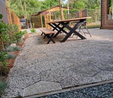 Voorthuizen Ski Chalet | 2 tot 6 persoons Natuurhuisje volledig omheind en helemaal gerenoveerd in het bos op de Veluwe in voorthuizen
