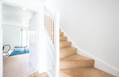 Langley Marish House | 2 Tracy Avenue